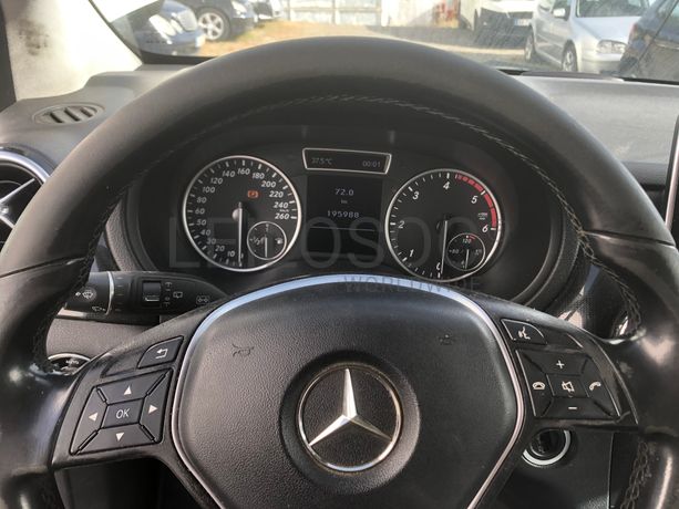 Mercedes-Benz Class B · Ano 2013