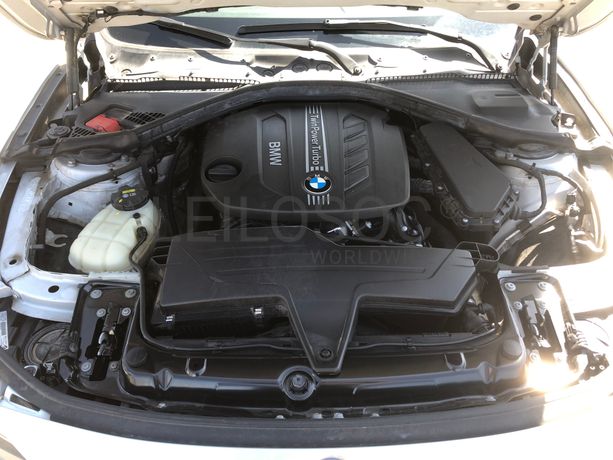 BMW 318 D · Ano 2014