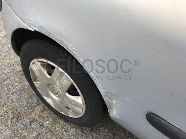 Renault Clio 1.2 · Ano 2001