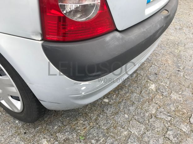 Renault Clio 1.2 · Ano 2001