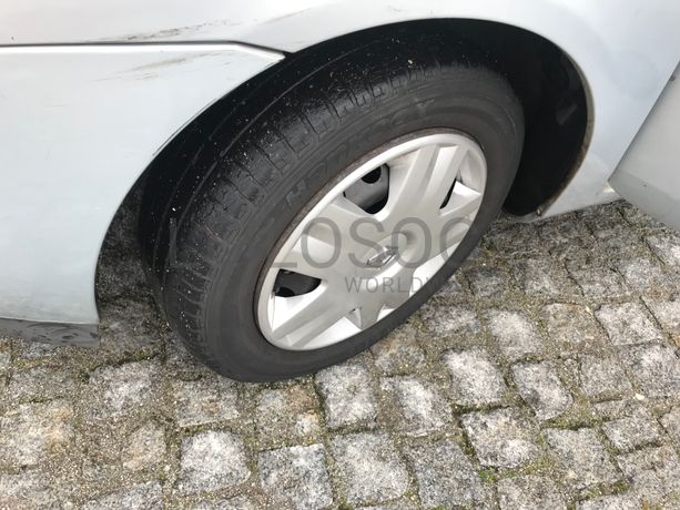 Renault Clio 1.2 · Ano 2001