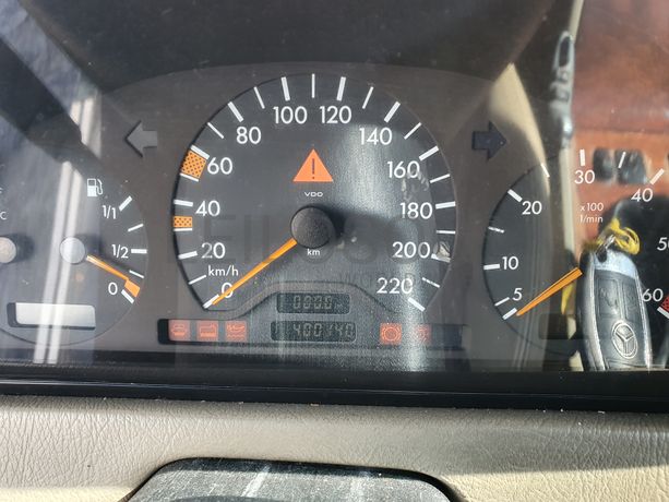 Mercedes-Benz C220 CDI · Ano 1999