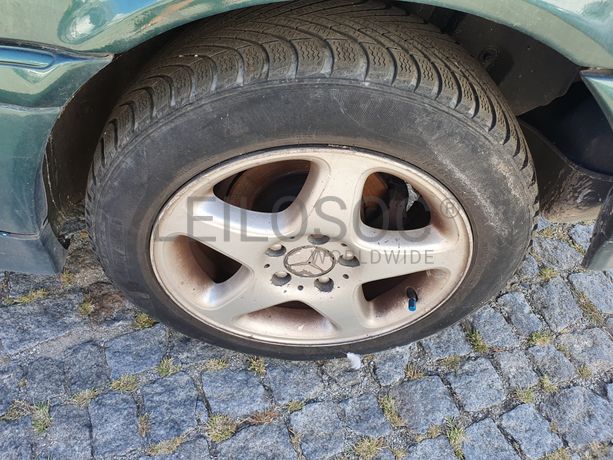 Mercedes-Benz C220 CDI · Ano 1999