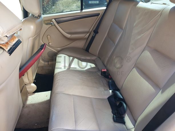 Mercedes-Benz C220 CDI · Ano 1999