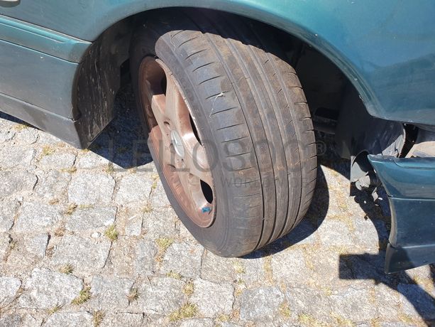 Mercedes-Benz C220 CDI · Ano 1999