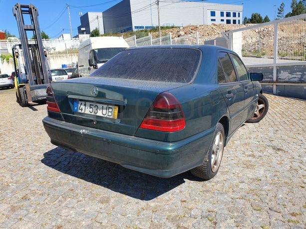 Mercedes-Benz C220 CDI · Ano 1999