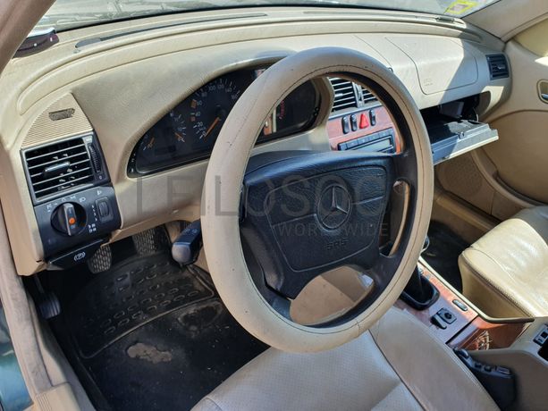 Mercedes-Benz C220 CDI · Ano 1999