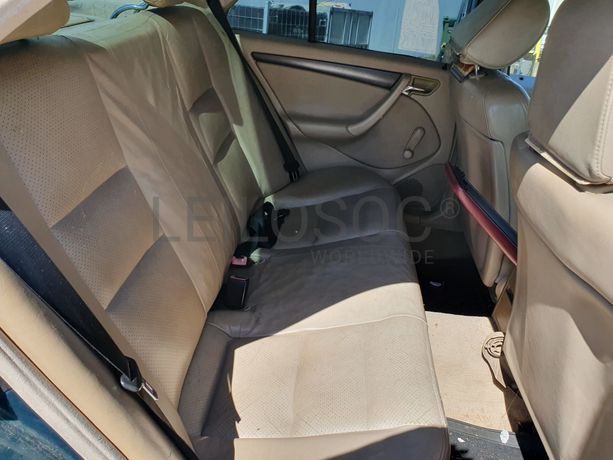 Mercedes-Benz C220 CDI · Ano 1999