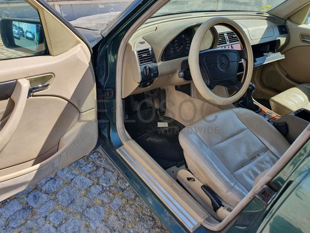 Mercedes-Benz C220 CDI · Ano 1999
