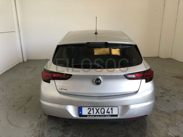 Opel Astra · Ano 2019