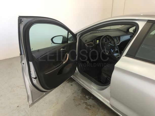 Opel Astra · Ano 2019