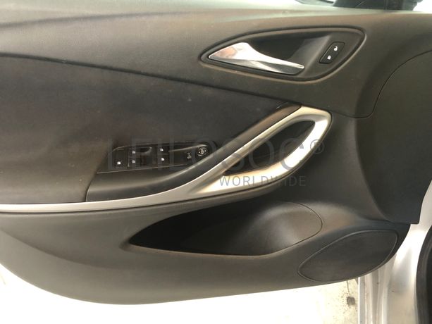 Opel Astra · Ano 2019