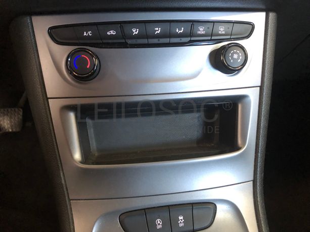 Opel Astra · Ano 2019