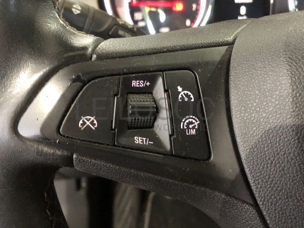 Opel Astra · Ano 2019