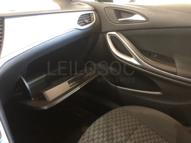 Opel Astra · Ano 2019