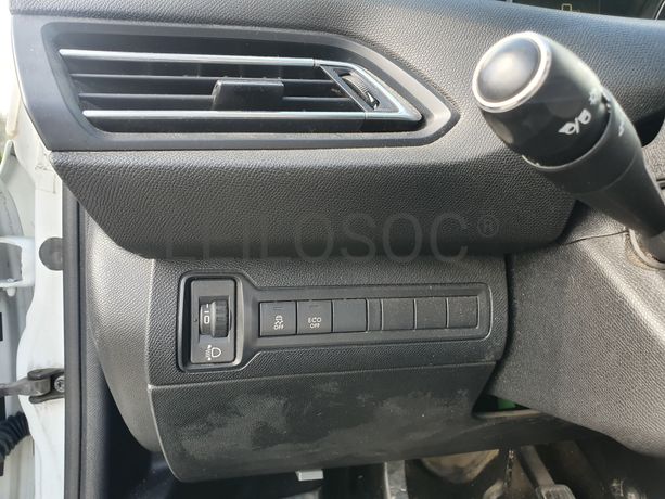 Peugeot 308 · Ano 2015