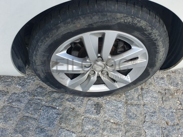 Peugeot 308 · Ano 2015