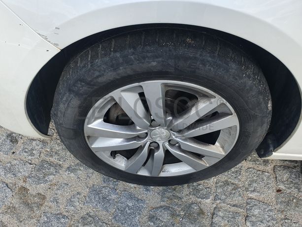 Peugeot 308 · Ano 2015