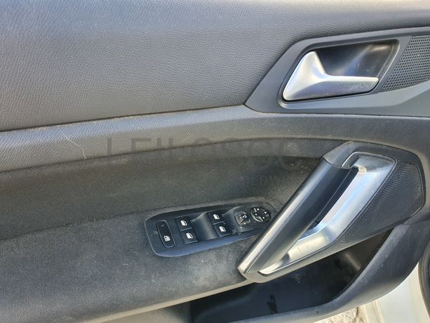 Peugeot 308 · Ano 2015