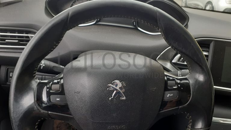 Peugeot 308 · Ano 2014
