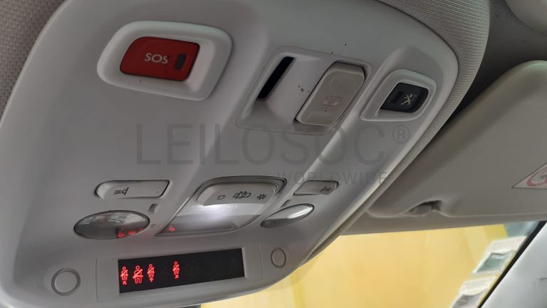 Peugeot 308 · Ano 2014