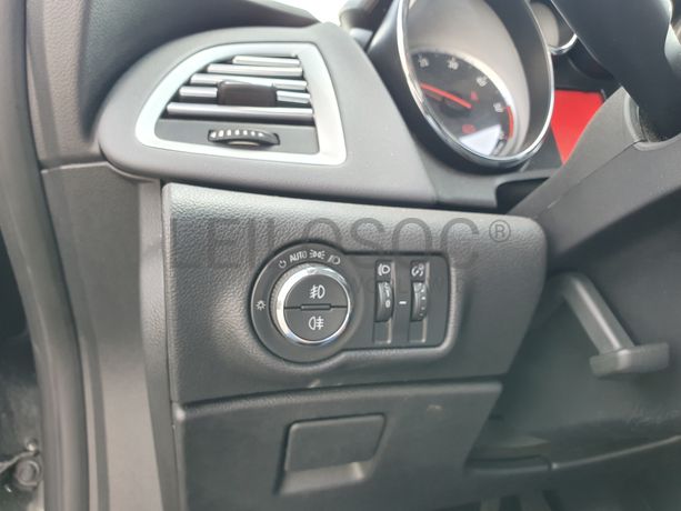 Opel Astra · Ano 2015