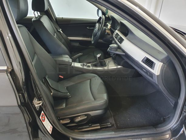 BMW 320 D · Ano 2011