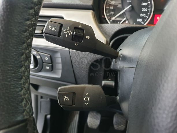 BMW 320 D · Ano 2011