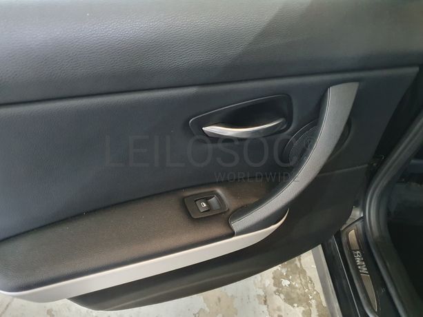 BMW 320 D · Ano 2011