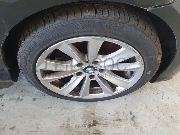 BMW 320 D · Ano 2011
