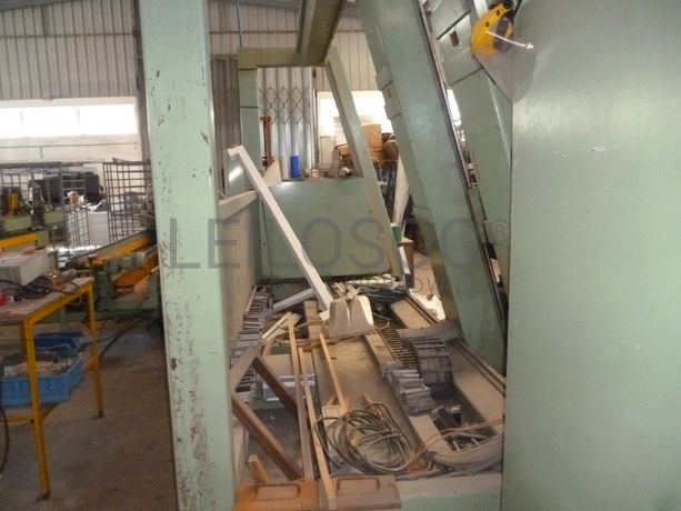 Máquina vertical de soldar