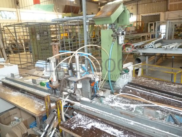 Tupia + Máquina de furar + Máquina de aparafusar + Máquina de abrir rasgos