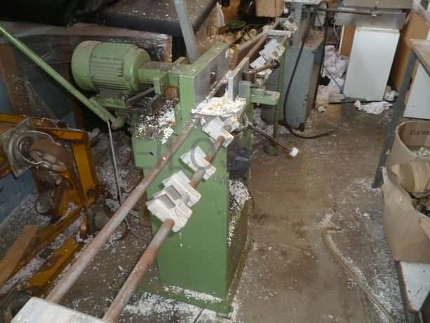 Tupia + Máquina de furar + Máquina de aparafusar + Máquina de abrir rasgos