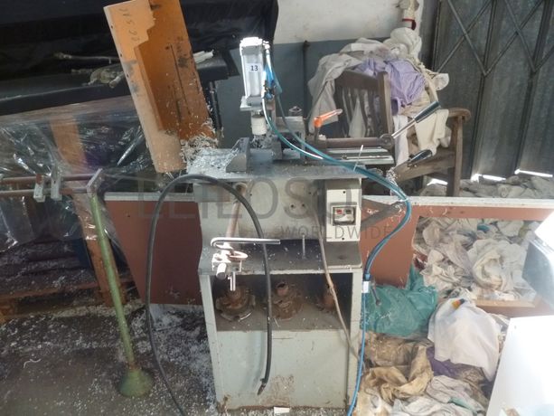 Tupia + Máquina de furar + Máquina de aparafusar + Máquina de abrir rasgos