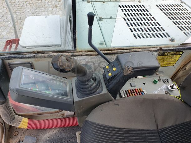 Giratória Takeuchi · Ano 2006