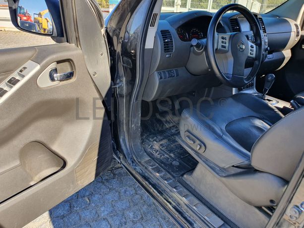 LEILÃO SUSPENSO · Nissan Navarra 3000 V6 · Ano 2011