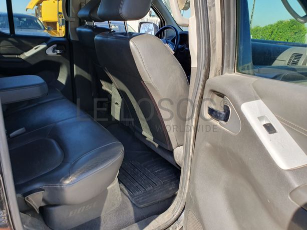 LEILÃO SUSPENSO · Nissan Navarra 3000 V6 · Ano 2011