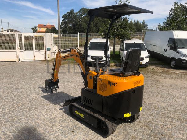 Mini Giratória JPC HT12 · Ano 2023