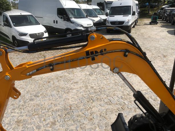 Mini Giratória JPC HT12 · Ano 2023