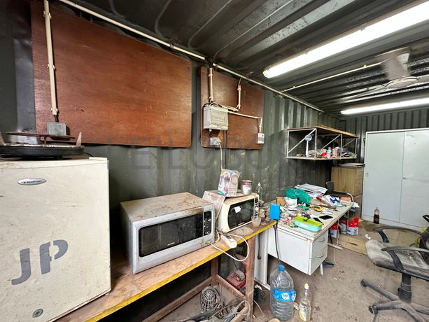 Contentor marítimo utilizado como armazém