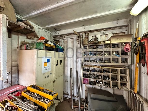 Contentor Oficina com 6 metros de comprimento