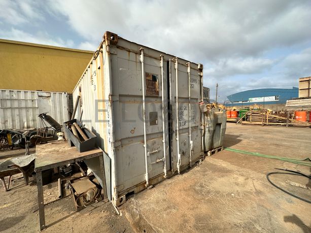 "Contentor Lubrificação com 6 metros de comprimento