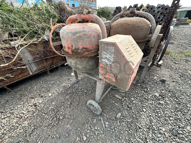 Betoneira a diesel de 260 l.