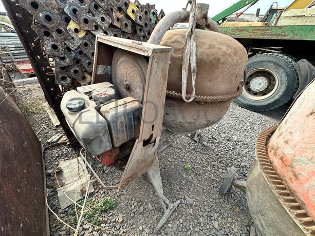 Betoneira a diesel de 260 l.