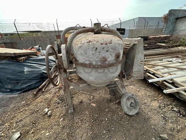 Betoneira a diesel de 260 l.