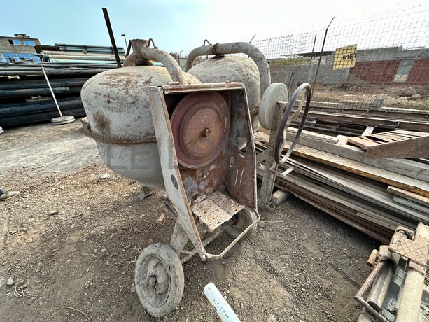 Betoneira a diesel de 260 l.