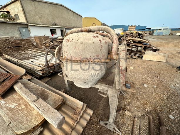 Betoneira a diesel de 260 l.