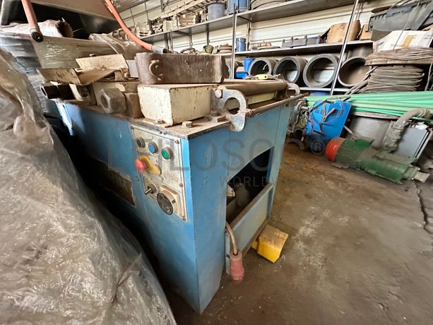 Máquina de cortar/dobrar