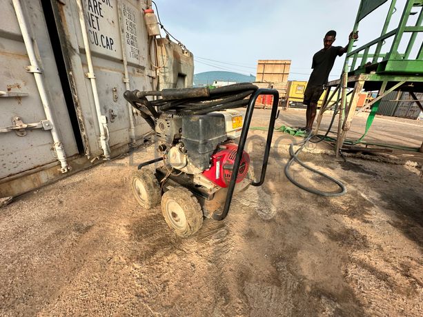 Máquina de lavar à pressão.