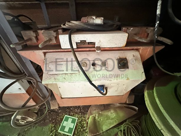 Máquina de cortar e dobrar ferro